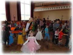 Tradin dtsk karneval 2014 v KD Bohuov