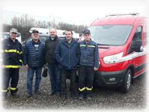 Pevzeti novho zsahovho automobilu Ford Transit kombi 350 Trend v Trutnov (2020)