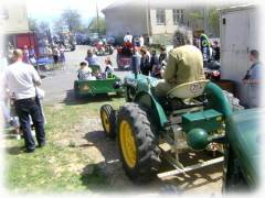 Bohuovsk traktorida 2012  zatek tzv. spanil jzdy u budovy kulturnho domu